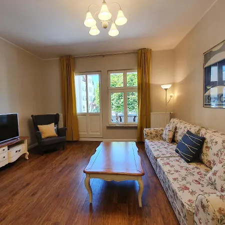 아파트 Apartament Sliwka Na Monte Cassino *