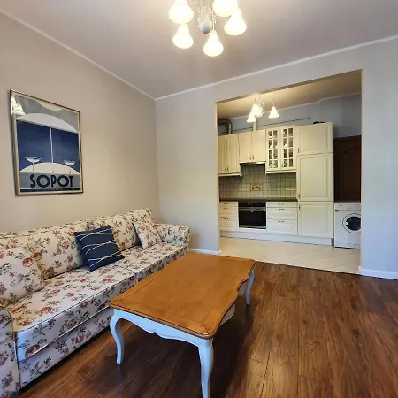 아파트 Apartament Sliwka Na Monte Cassino